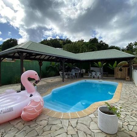 Charmant appartement avec piscine Le Robert Extérieur photo