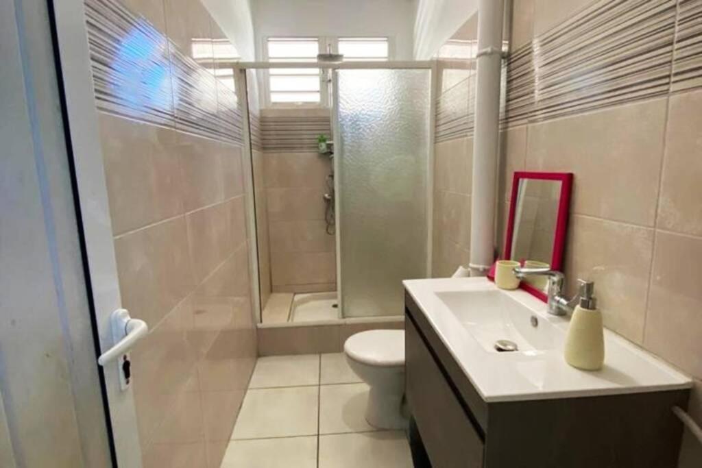 Charmant appartement avec piscine Le Robert Extérieur photo