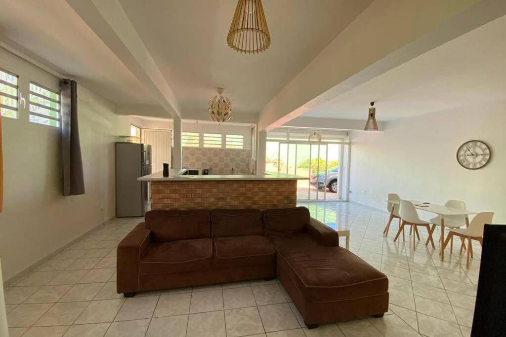 Charmant appartement avec piscine Le Robert Extérieur photo