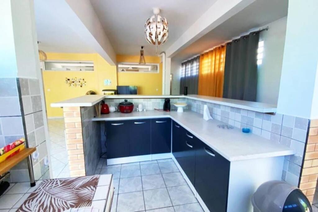Charmant appartement avec piscine Le Robert Extérieur photo